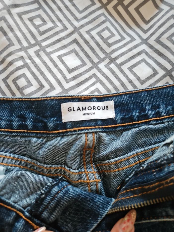 Short court jean effet destroy - photo numéro 3