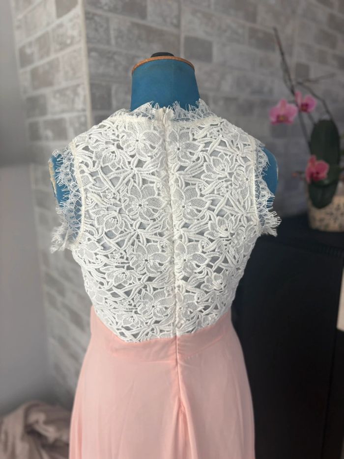 Robe longue - dentelle - blanche/rose pale - taille 38/M - neuve jamais portée - photo numéro 4
