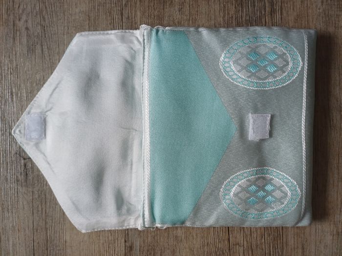 tapis de prière de voyage, avec sa pochette, neuf (idéal pour offrir) - photo numéro 2