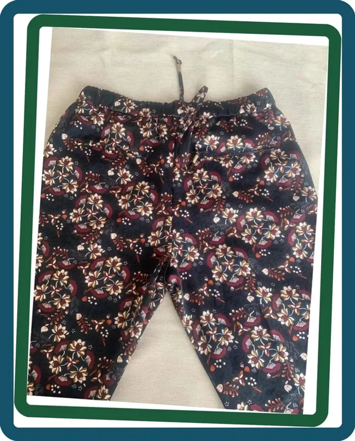 Très beau pantalon classique satiné à fleurs Kiabi 38 - photo numéro 5