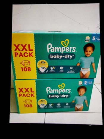  couches pampers  taille 5 réservé Arnold