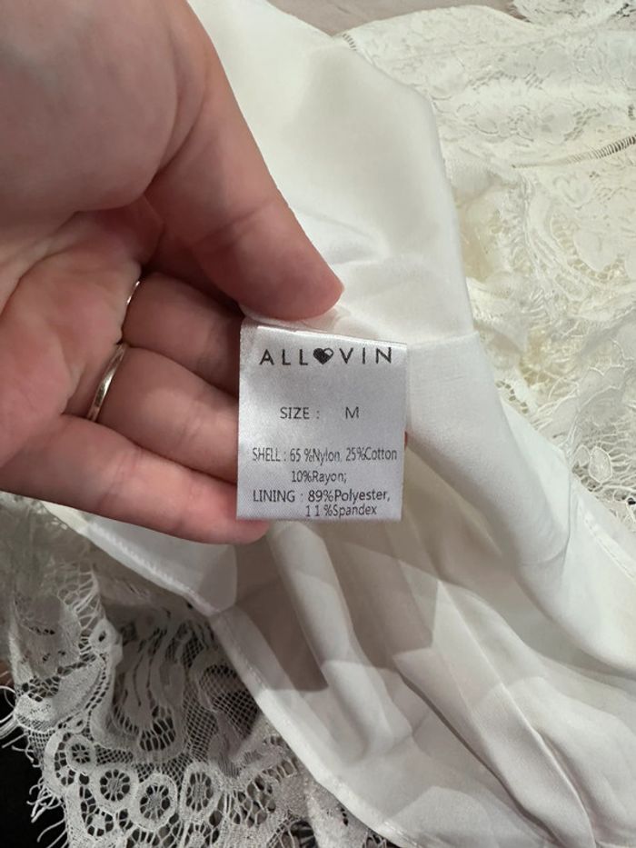 Robe blanche dentelle - photo numéro 4