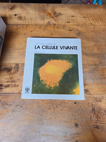 Livre "Une visite guidée de la cellule vivante"