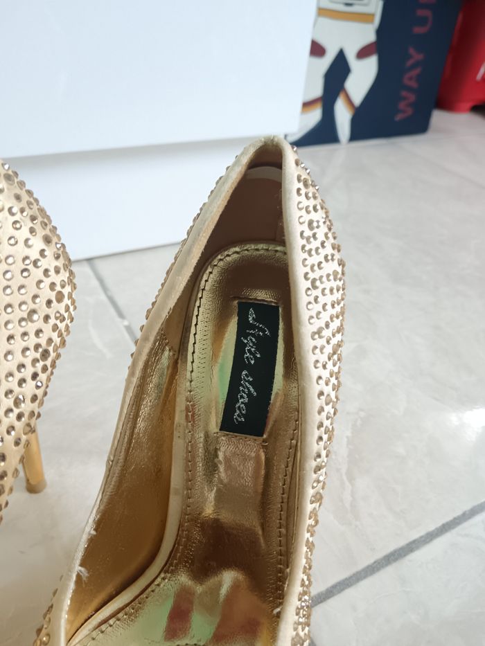 Escarpins dorés à strass élégants taille 36 - photo numéro 2