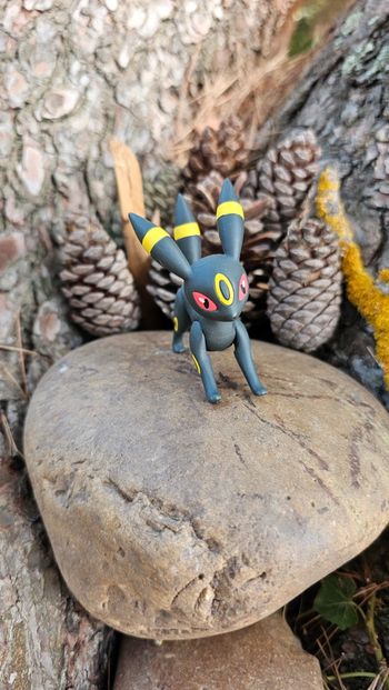 Super figurine Pokemon Nintendo tomy noctali