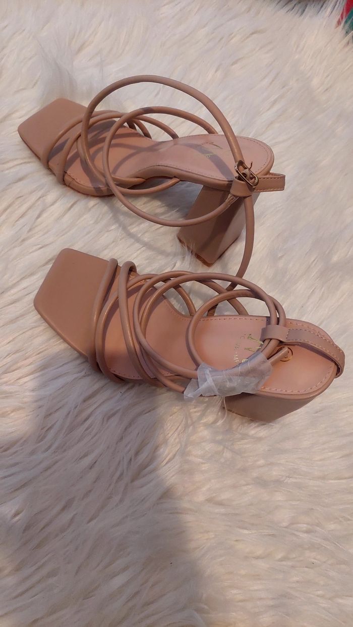 Chaussure à talon - photo numéro 2