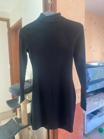 Très belle Robe moulante dos nu taille 38 marque CLUB L