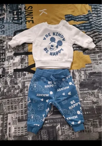 lot mickey 3 mois