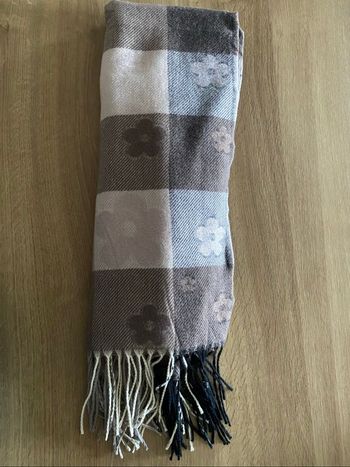 Écharpe femme neuve
