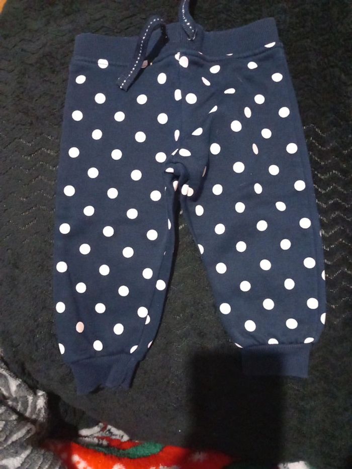 Jogging taille 6/9mois 74cm primark - photo numéro 1