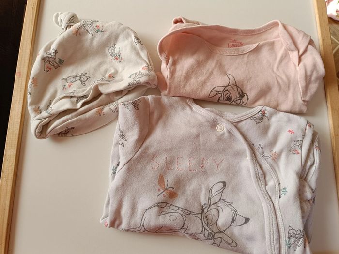 ensemble 3 pieces ( pyjamas , bodie et bonnet) ( 9/12 mois =>80 cm = 18 mois)