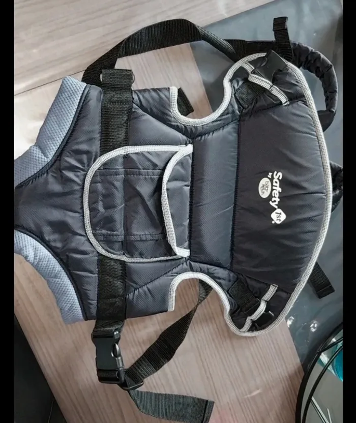 Porte bébé Safety 1st by Baby Relax. Excellent état. Taille 0+ de la naissance à 9kg - photo numéro 3