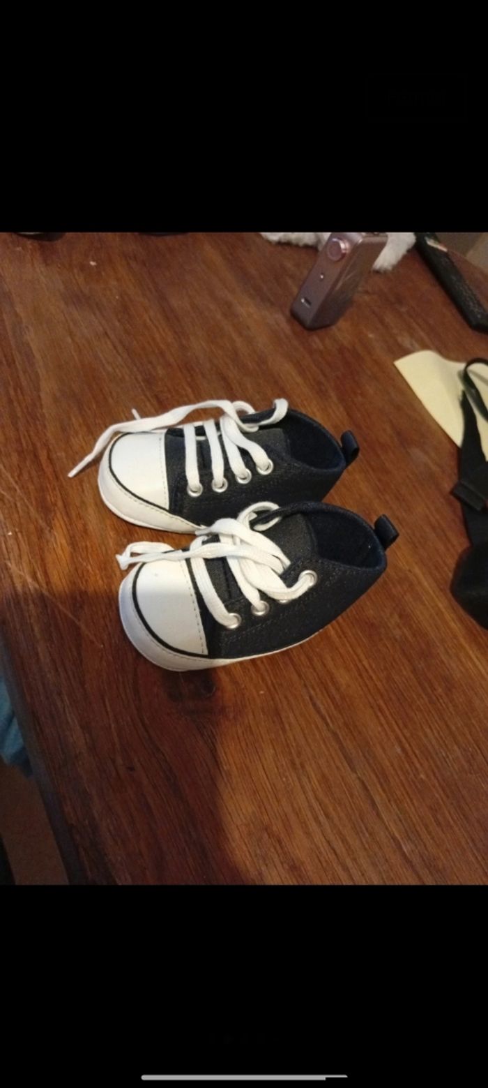 Basket neuve taille 6/9 mois - photo numéro 2