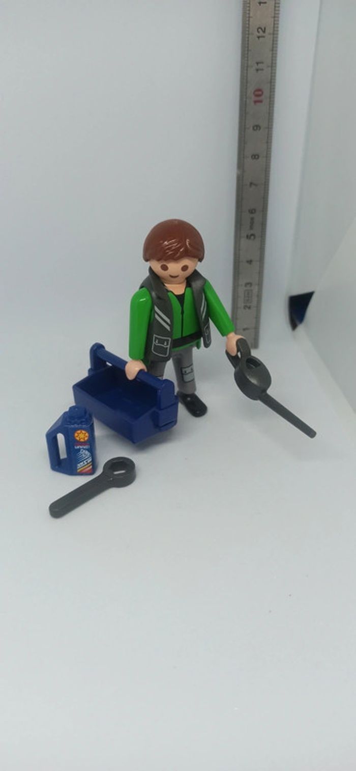 Homme avec outils playmobil