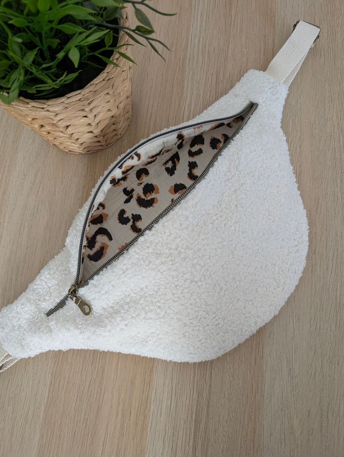 Sac banane femme en bouclette blanche