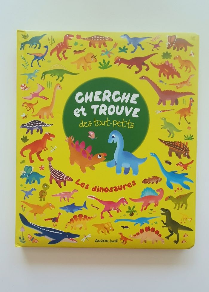 Livre "Cherche et trouve... les dinosaures"