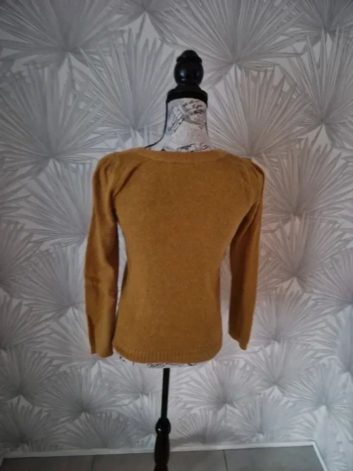 Joli pull col rond C&A taille 36 - photo numéro 2