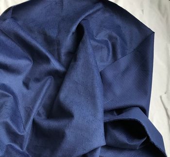 Coupon 100 cm x 150 cm velours  bleu foncé