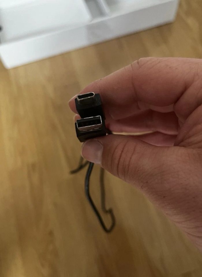 Ps5 Standard CD + 2 manettes et support + casque et jeu- très bon état - photo numéro 7