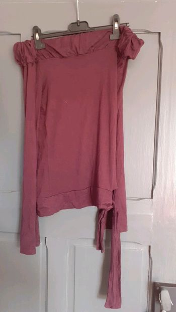 Haut épaule dénudée