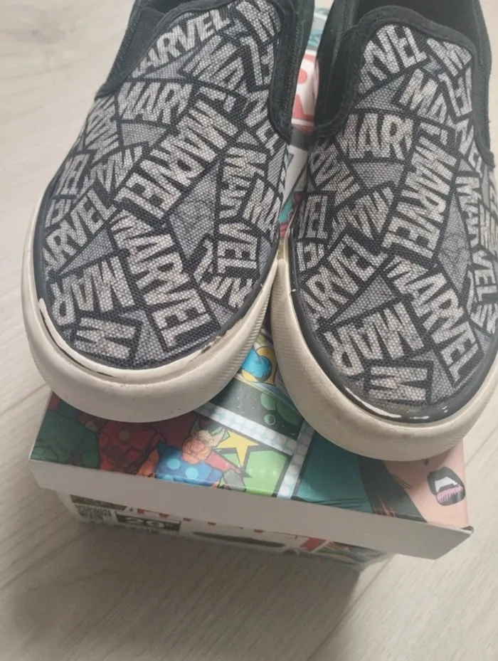 Chaussures garçon marvel printemps/été pointure 36 - photo numéro 3