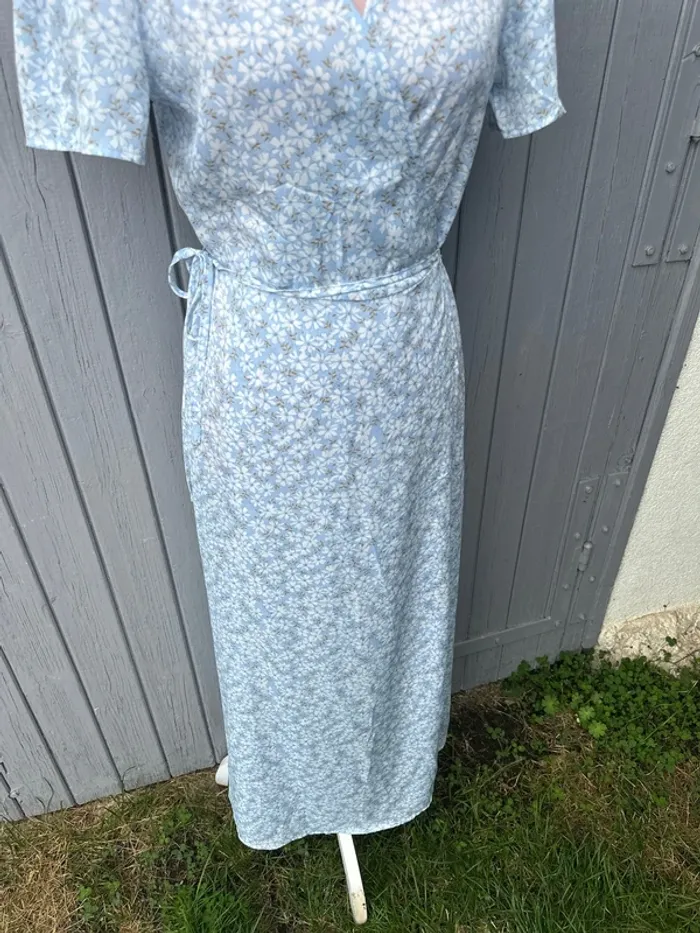 Robe longue été légère fluide bleu claire fleurie manches courtes 38/M - photo numéro 3