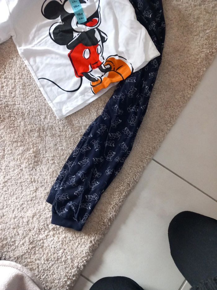Magnifique pyjama Mickey disney 5/6 ans - photo numéro 3