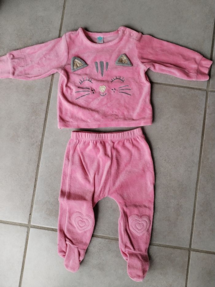 Pyjama, taille 12 mois