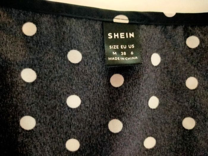Robe noire à pois blancs – Shein – T. M (38) - photo numéro 4