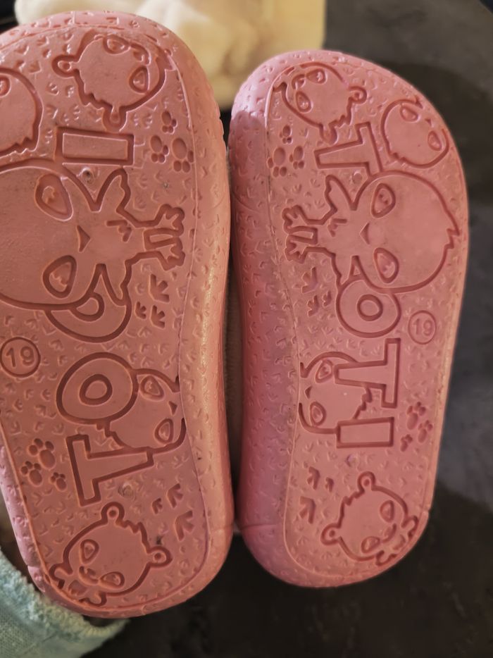 chaussons mignons pour enfant, taille 19. - photo numéro 4