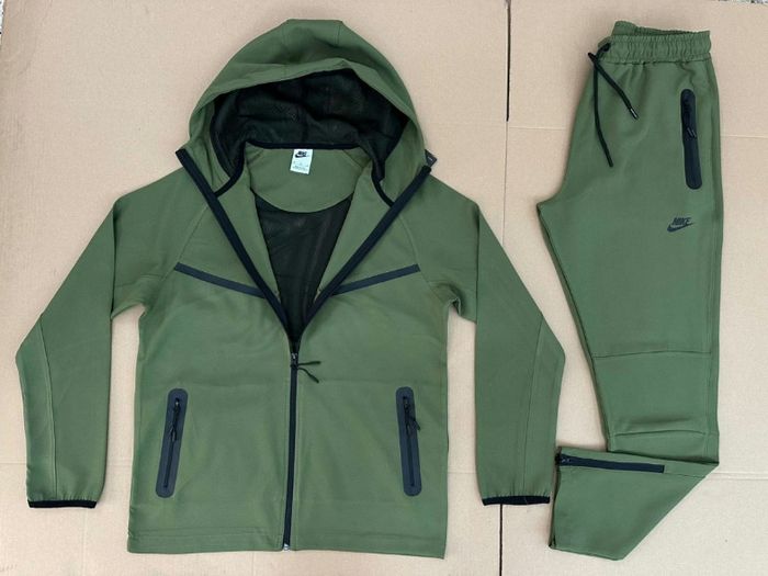 Nike tech - photo numéro 7