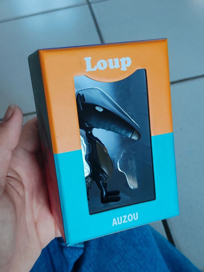 Figurine loup auzou - champion avec médaille - photo numéro 2