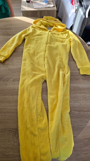 Combi de Pyjama pokémon pikachu  8 ans
