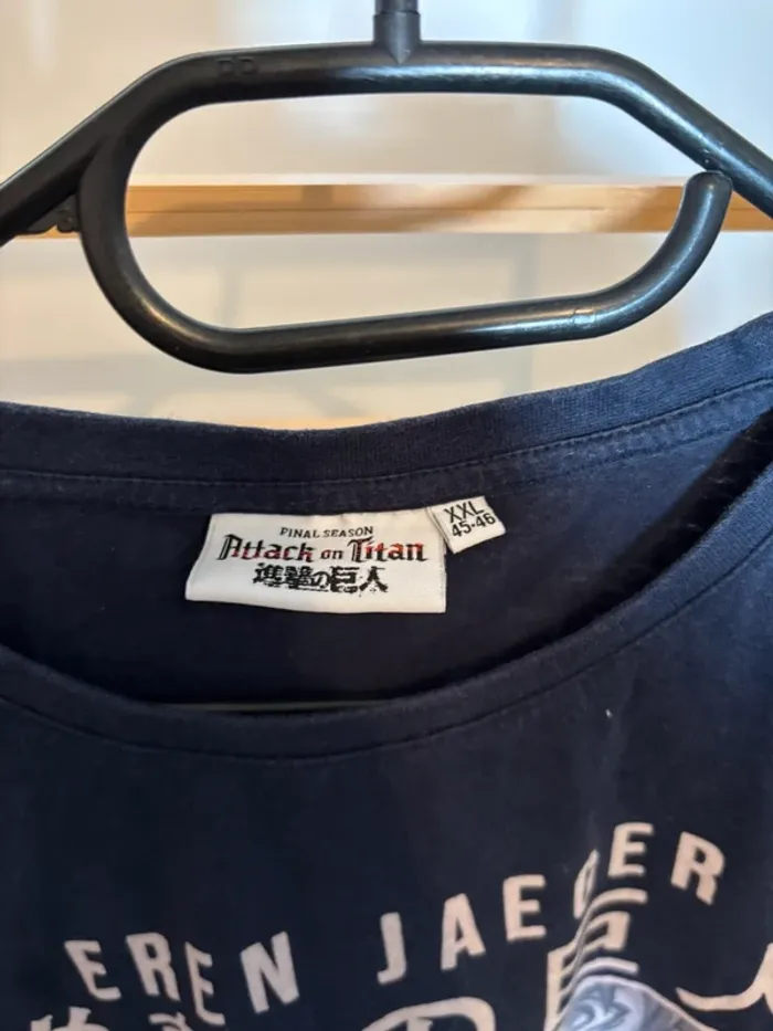 Tee shirt attaque des titans - photo numéro 2