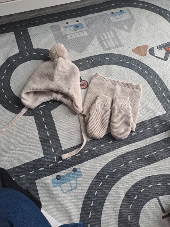 Bonnet cache cou moufles