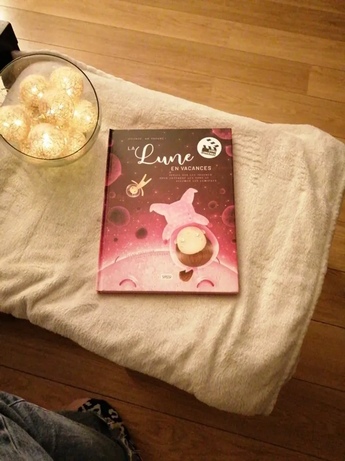 Livre "la lune en vacances"