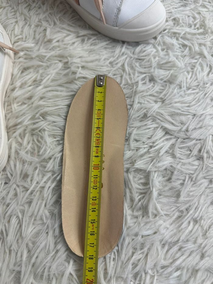 Paire de basket blanche Bellamy taille 28 - photo numéro 5