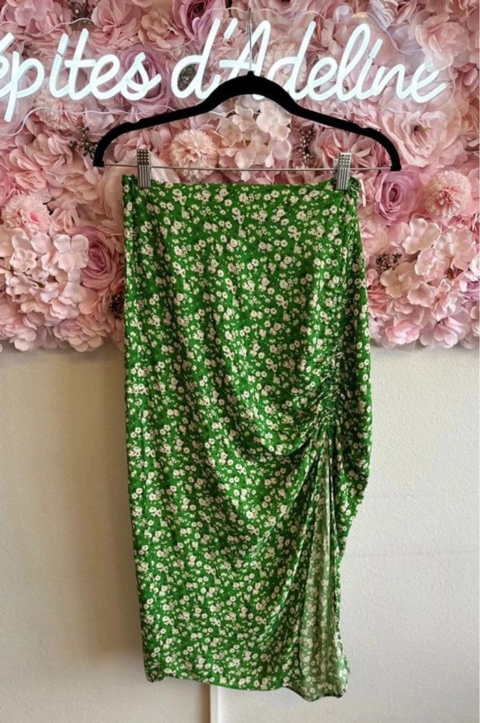 Jupe mi-longue verte à motif floral blanc, taille XS - Zara - photo numéro 3