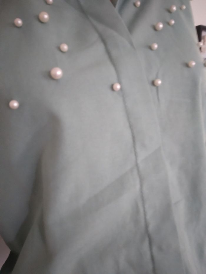 Chemise vert d'eau avec perles - photo numéro 3