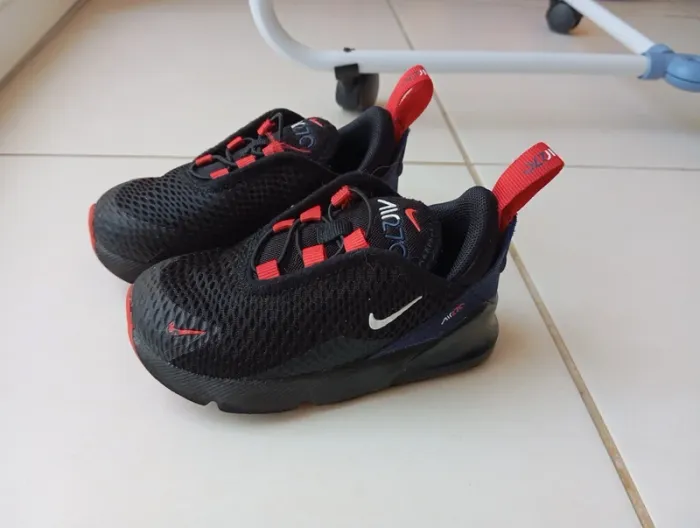 Nike air Max 270 noir et rouge - photo numéro 3