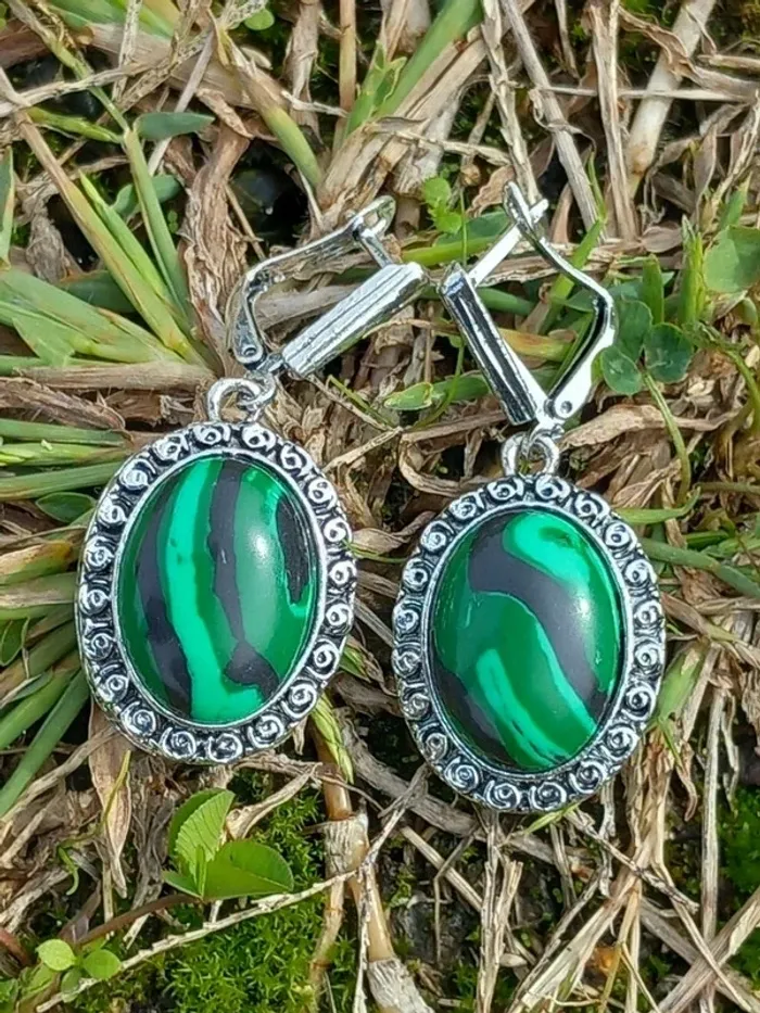 Boucles d'oreilles vintage a clip en plastique - photo numéro 2