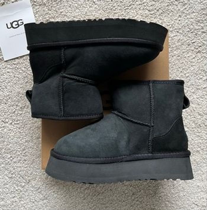 Bottines UGG Mini Platform - Taille 38 - Neuves - photo numéro 2