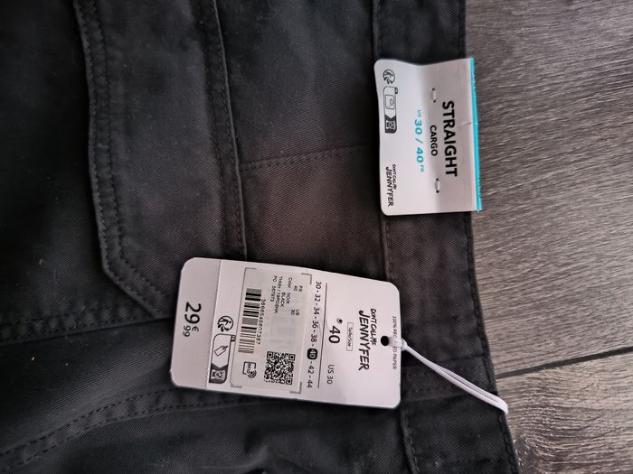 Jean noir neuf - photo numéro 3