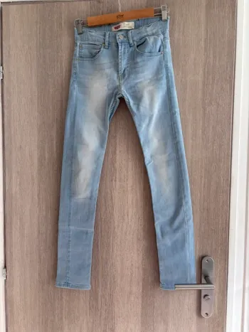 Jean clair Levi’s 519 garçon Taille 12 ans