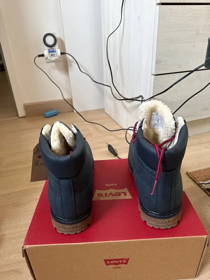 Magnifiques paires de bottines Levi’s neuves avec étiquette pointure 38 - photo numéro 8