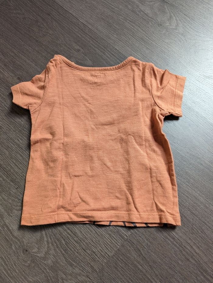 T-shirt Disney baby 6-9 mois - photo numéro 3