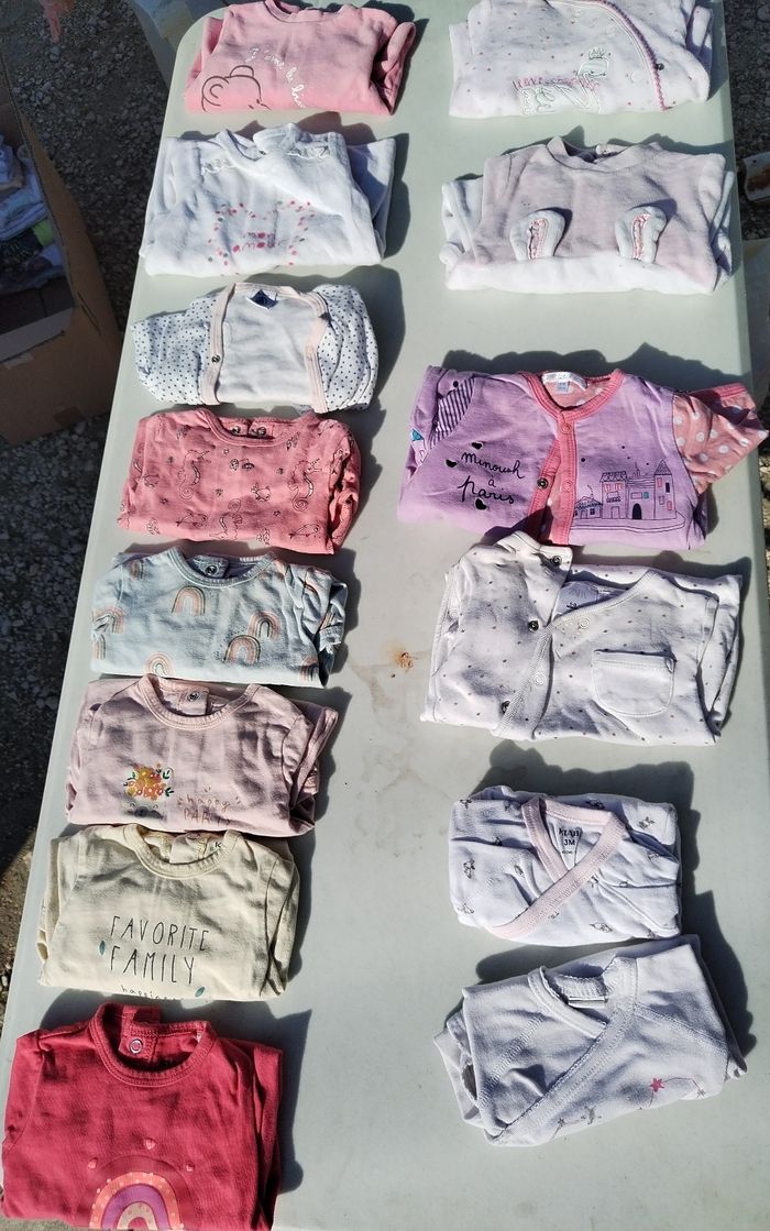 Gros lot 3 mois hiver / printemps fille - photo numéro 2