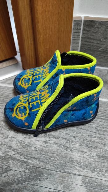 Chaussons, Du pareil au même