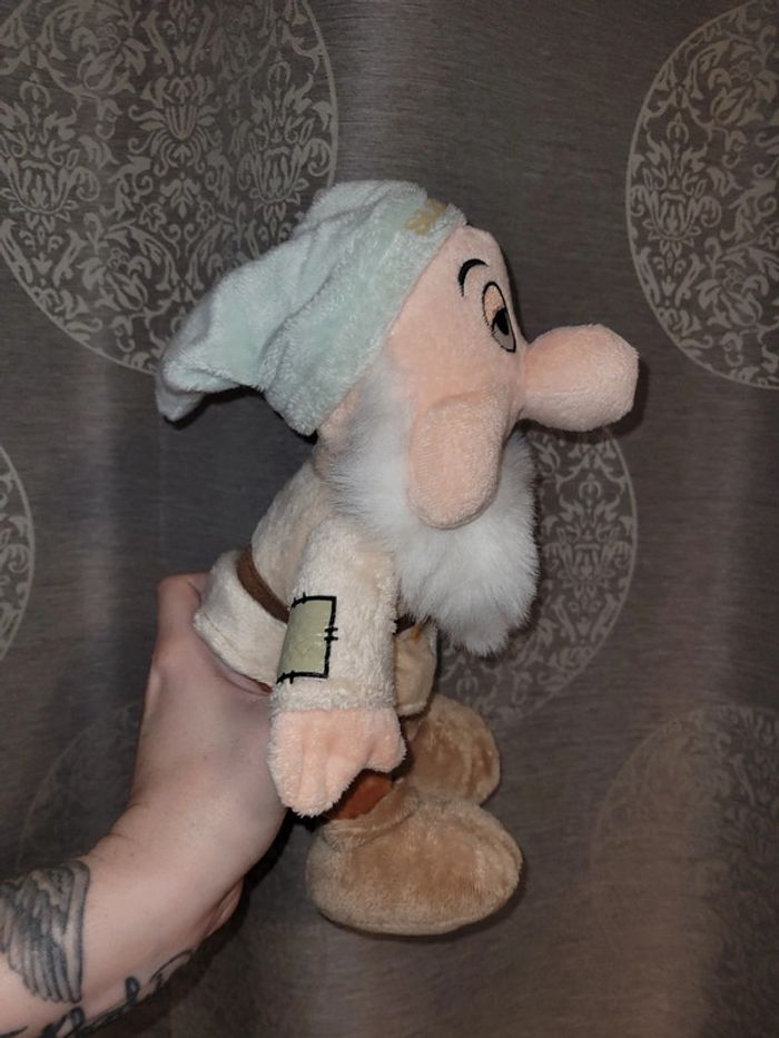 Peluche dormeur de blanche neige disney - photo numéro 2