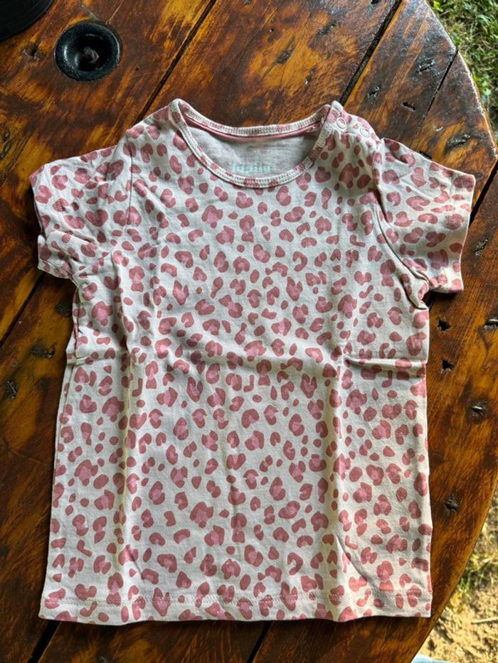 Lot 4 t-shirts manches courtes fille -18 mois - photo numéro 3